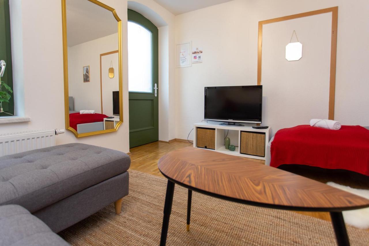 Fullhouse - Halle - R6 Apartments - Smarttv - Nespresso Luaran gambar