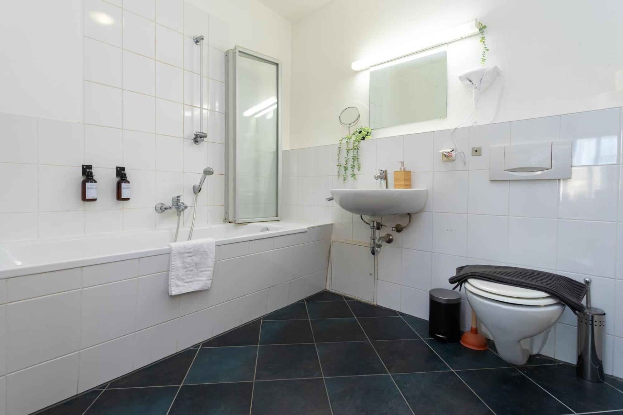 Fullhouse - Halle - R6 Apartments - Smarttv - Nespresso Luaran gambar